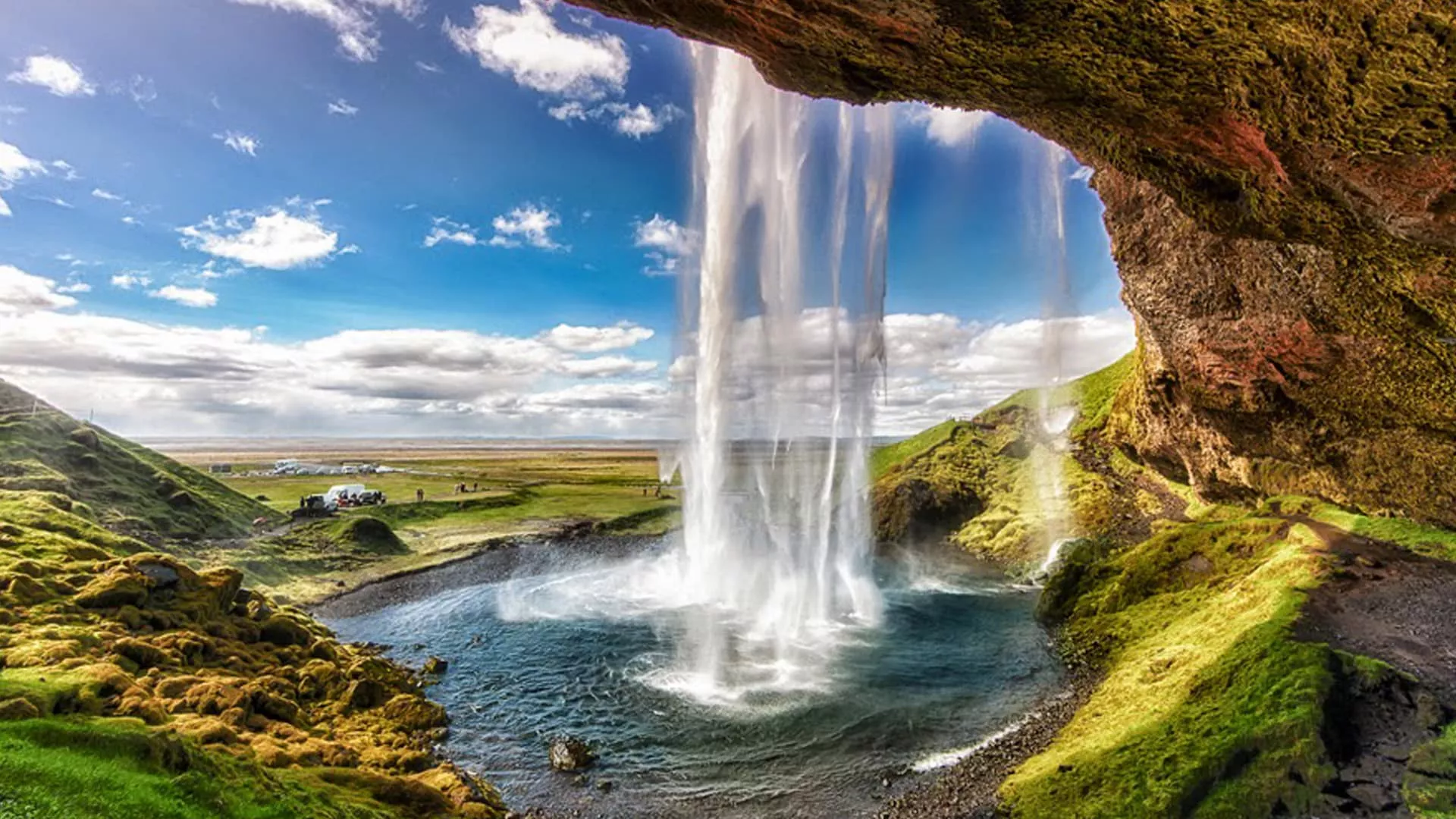 Seljalandsfoss Waterfall in Iceland – Travel Guide